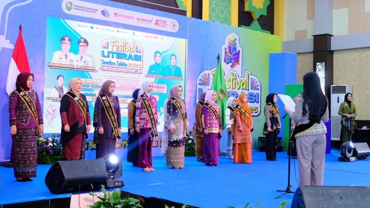 Dikukuhkan Gubernur Herman Deru, Hj Patimah Toha Jadi Bunda Literasi Muba 