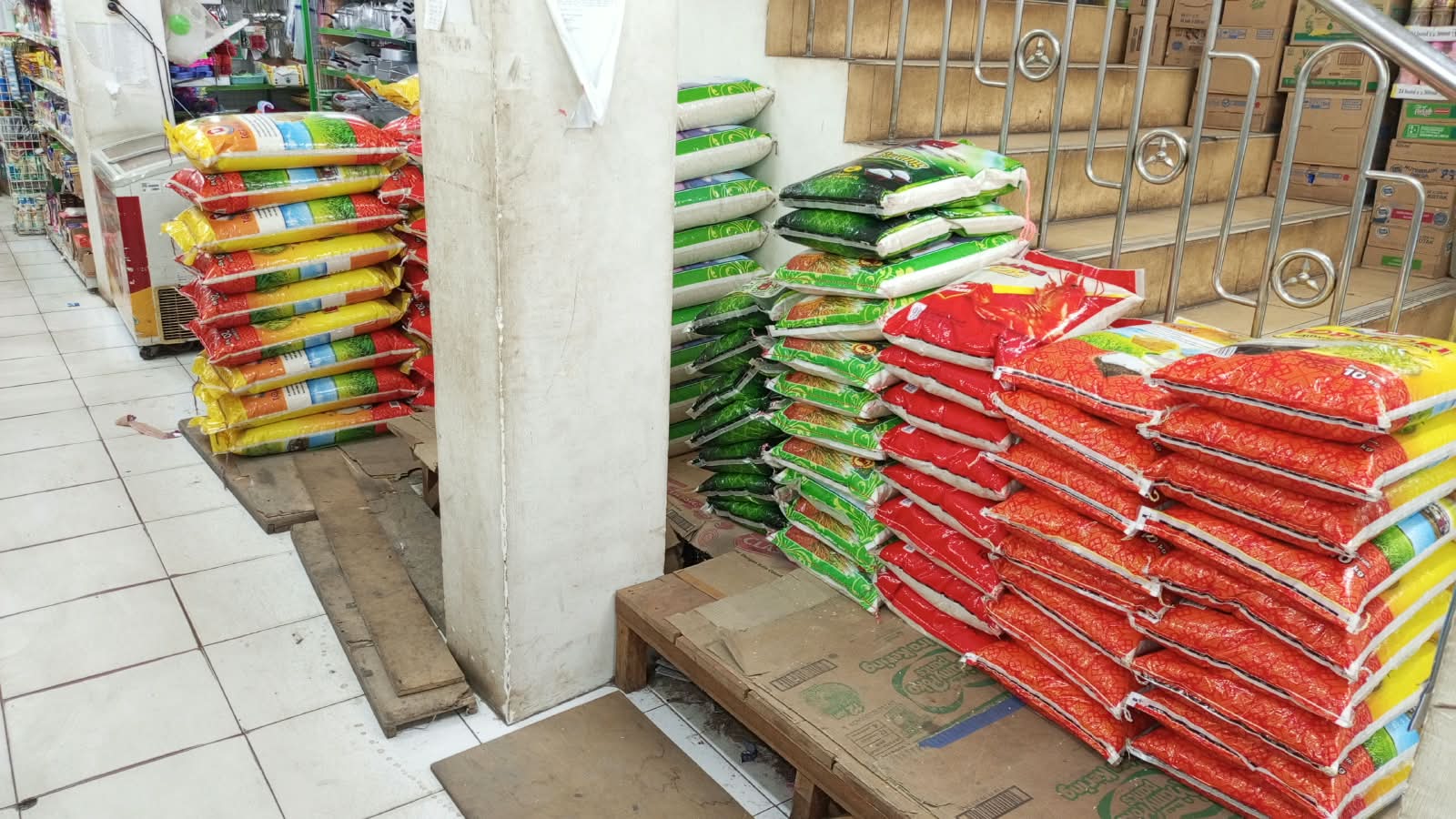 Stok Beras Aman, Kemasan 5 Kg Laku Keras
