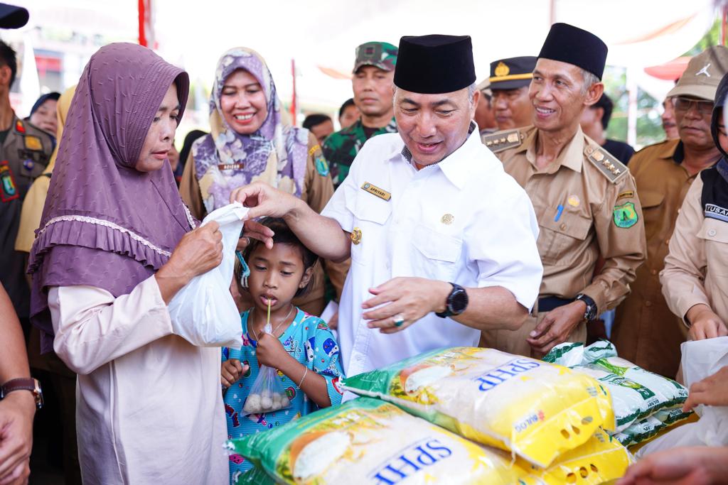 Pemkab Muba Keluarkan 10 Ton Beras Dalam Operasi Pasar