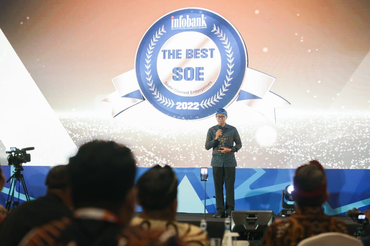 PLN Sabet Penghargaan The Best SOE in Digital Service Transformation 2022