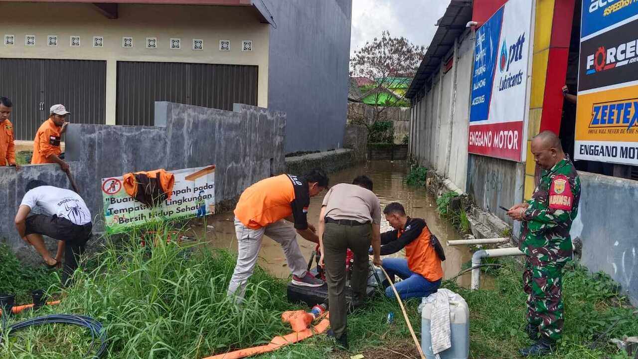 BPBD OKU Sedot Banjir di Wilayah Perkotaan