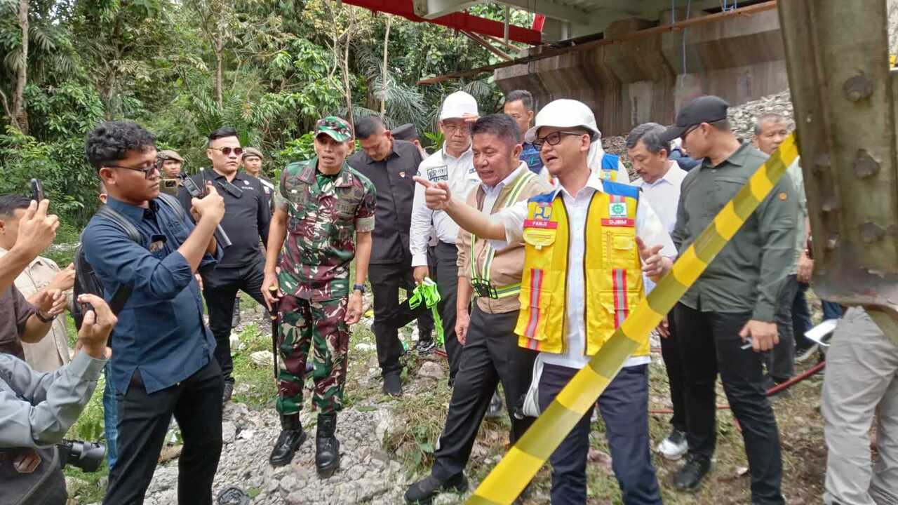 Asosiasi Pertambangan Bangun Kembali Jembatan Muara Lawai-B