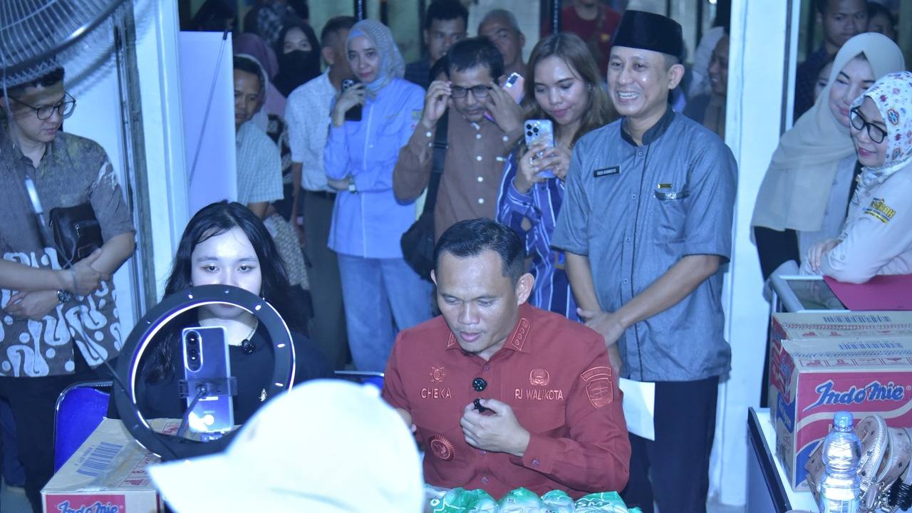 Palembang Gaet Pasar Digital! Pedagang Tradisional dan Emak-Emak Siap Go Online!