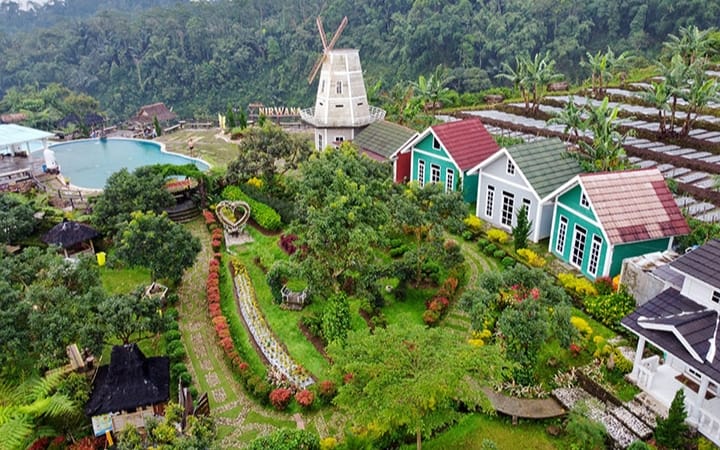 Lembah Nirwana Kendal, Keindahan Alam yang Sempurna Serasa ditengah Pertanian Negeri Kincir Angin