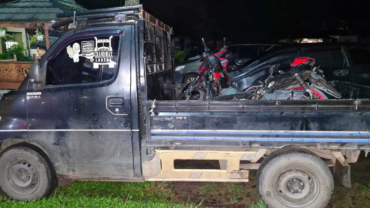 Polsek Indralaya Bubarkan Balap Liar di KPT Tanjung Senai, Satu Mobil Tabrak Petugas