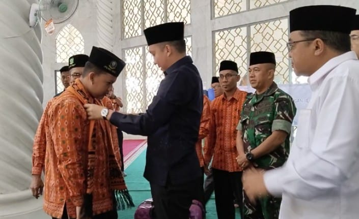 42 Official dan Pemenang MTQ Tingkat Provinsi Berangkat Umroh