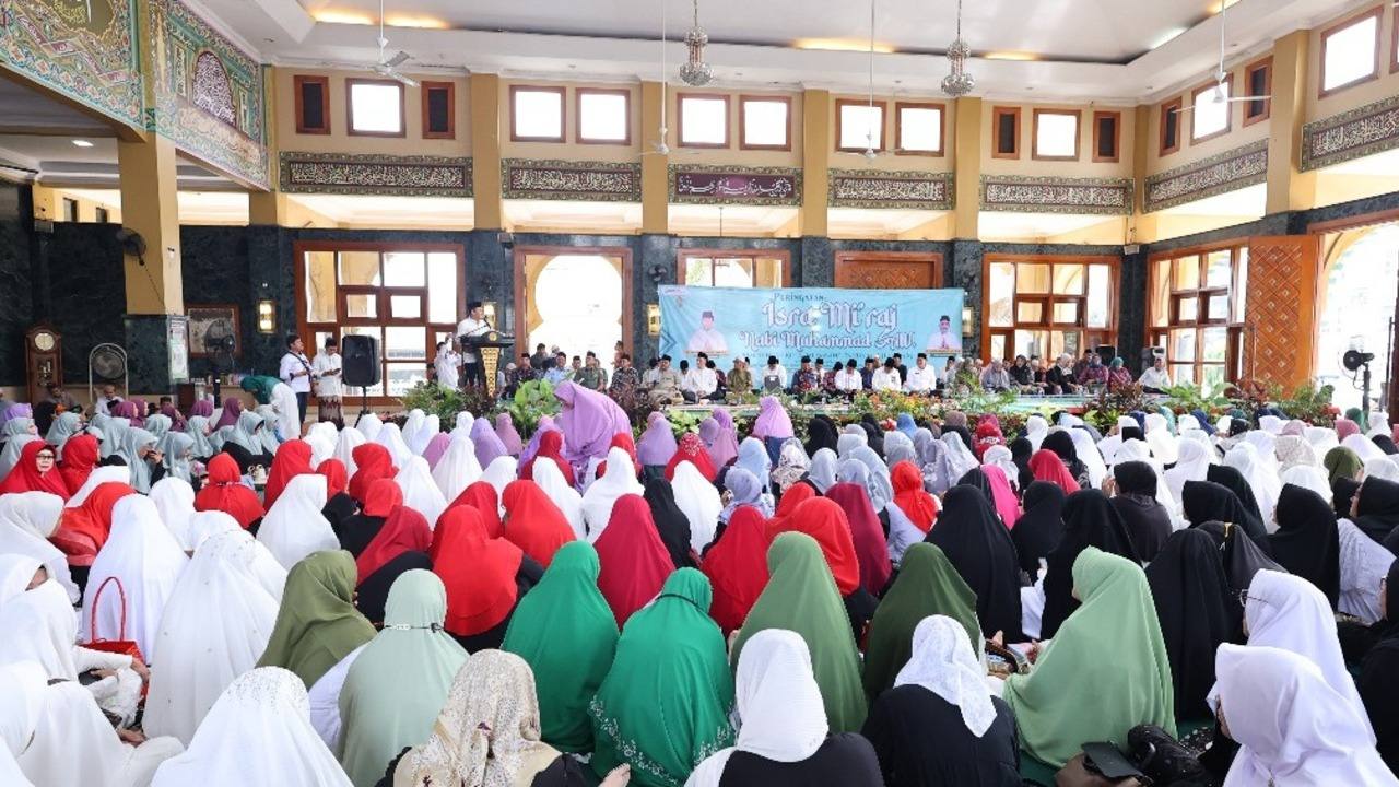 Isra Miraj di Masjid Darussaid, Pj Wali Kota Palembang Ajak Warga Jaga Shalat