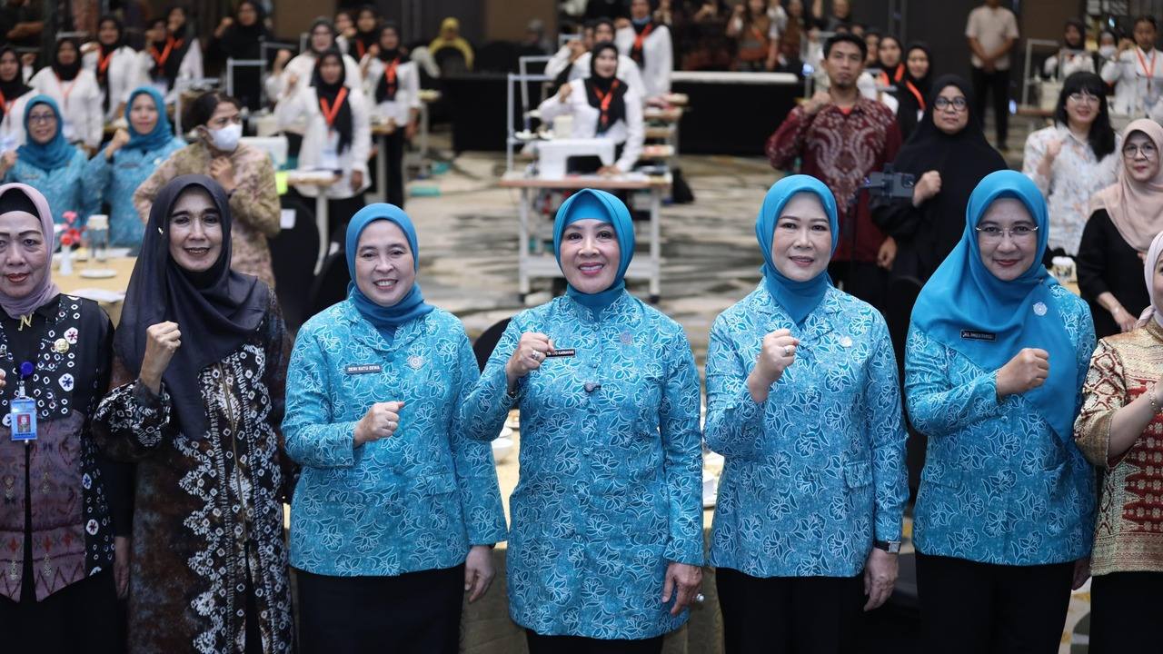 PKK Pusat Gandeng PKK Sumsel Gelar Pelatihan Menjahit bagi Ibu Rumah Tangga