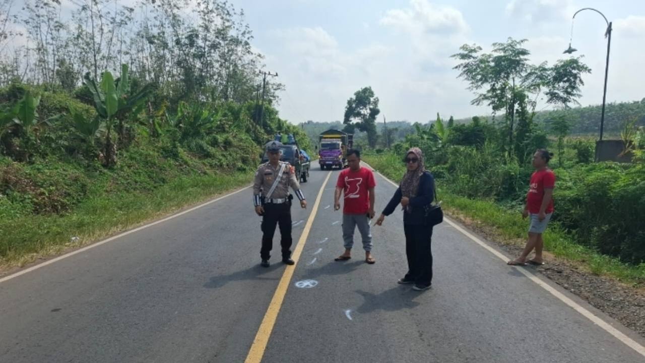 Tabrak Avanza, Pengendara Yamaha Nmax Tewas Terlintas Isuzu Traga