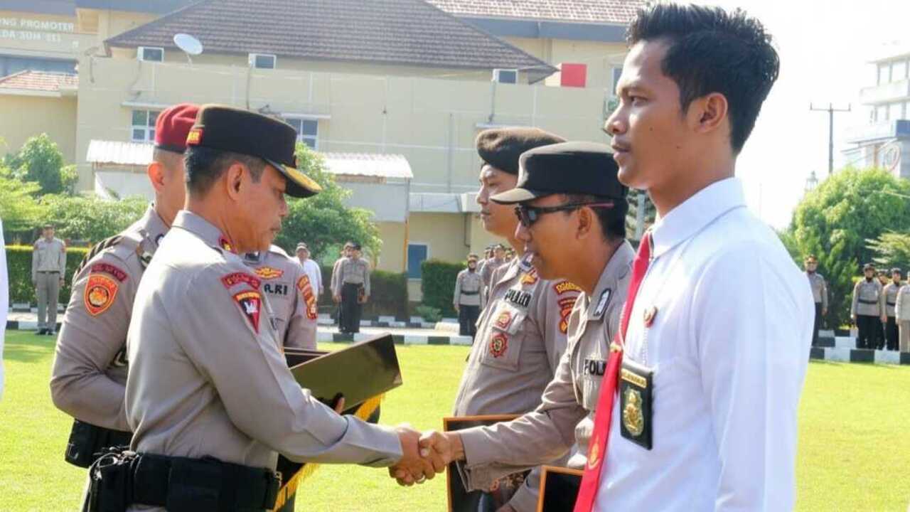 Kinerja Cemerlang, 13 Personel Humas dan Satreskrim Polres Prabumulih Raih Penghargaan dari Kapolda Sumsel