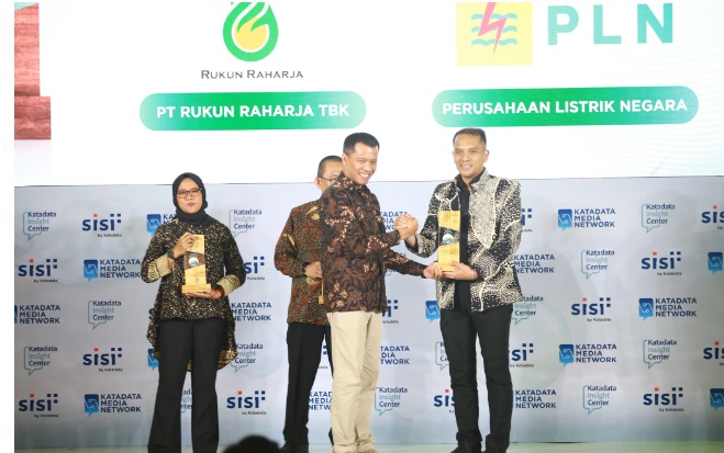 Kedepankan Aspek Keberlanjutan, PLN Raih ESG Awards Sektor Energi di Ajang SAFE