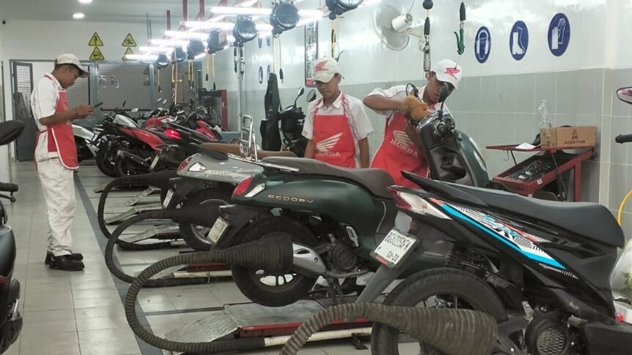 Rutin Merawat Motor, Astra Motor Sumsel Berbagi Hadiah Menarik 
