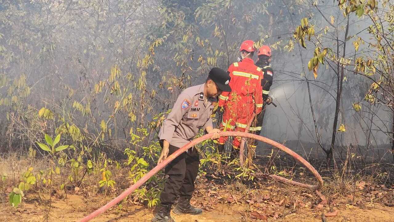 Padamkan Titik Hotspot Karhutla 