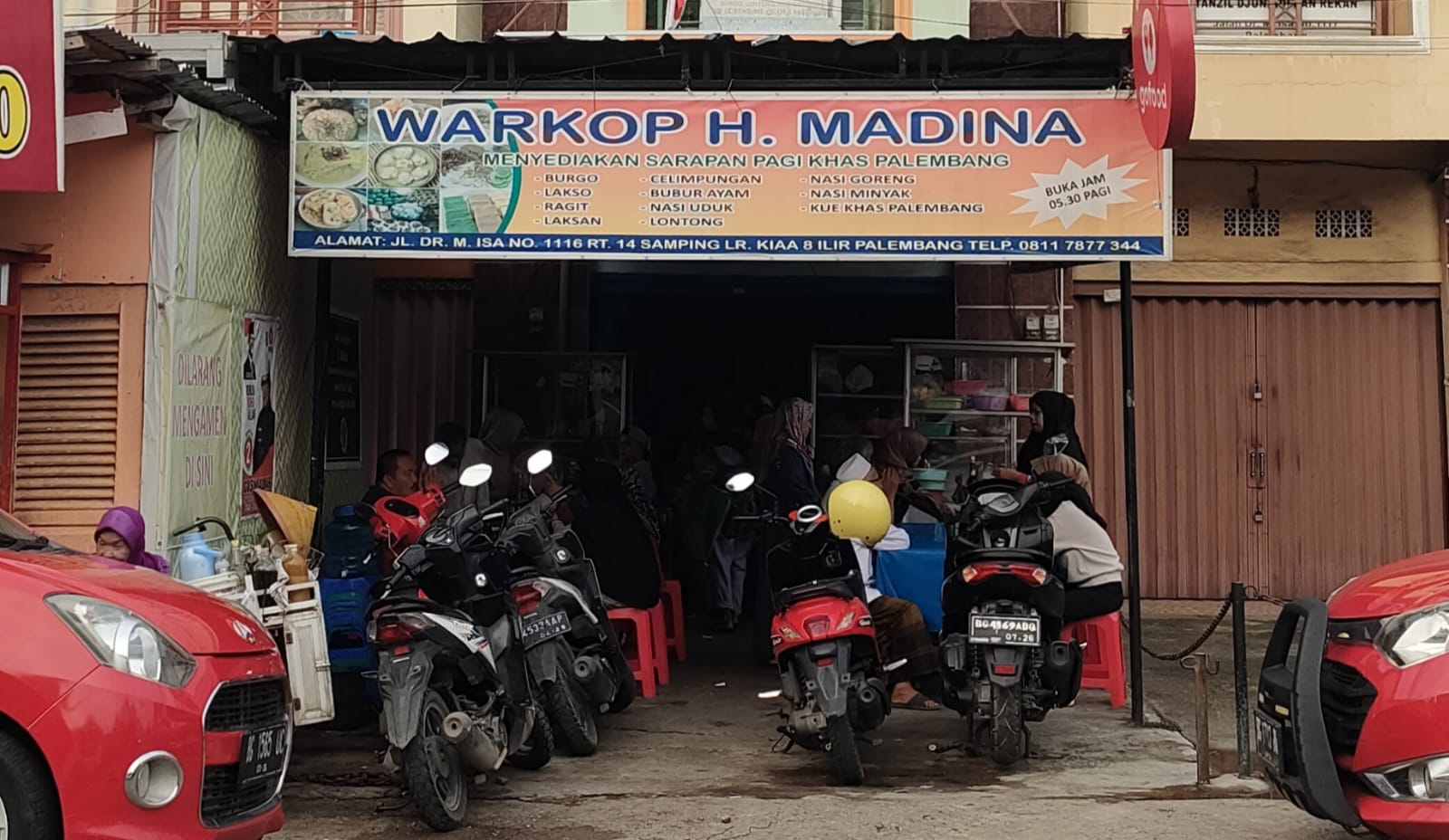 Yuk ! Sarapan Kuliner Khas Palembang: Warkop H Madina Sajikan Menu Lengkap Selalu Ramai dikunjungi Pelancong 