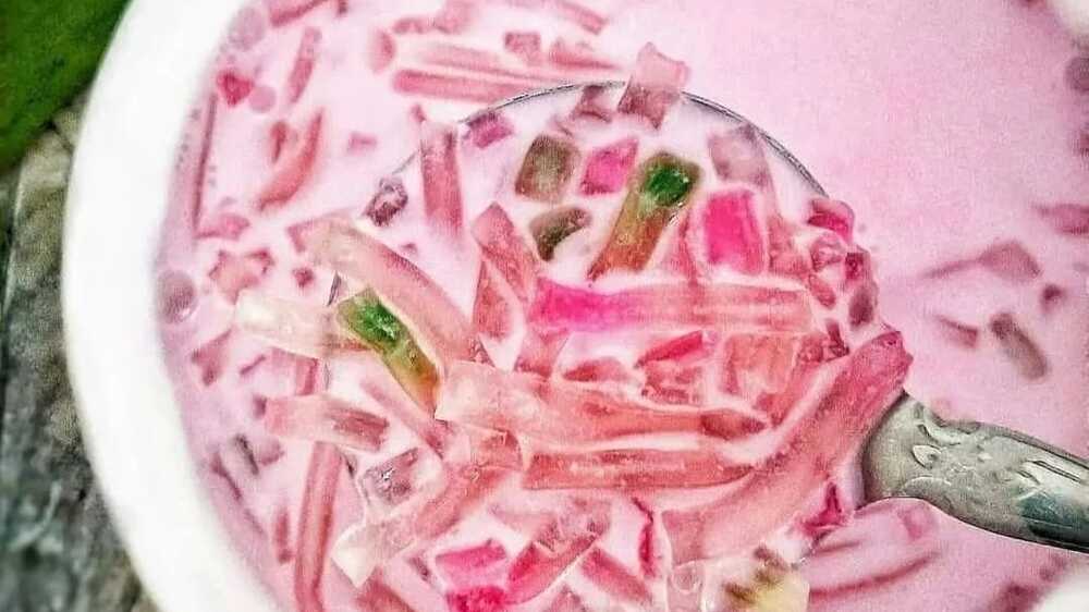 Sekoteng: Minuman Tradisional Indonesia yang Menghangatkan dan Menyegarkan