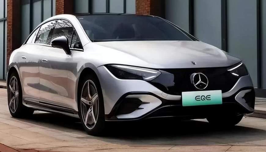 Mercedes-Benz EQE SUV Meluncur di Indonesia: Inovasi dan Keunggulan dalam Mobilitas Elektrik