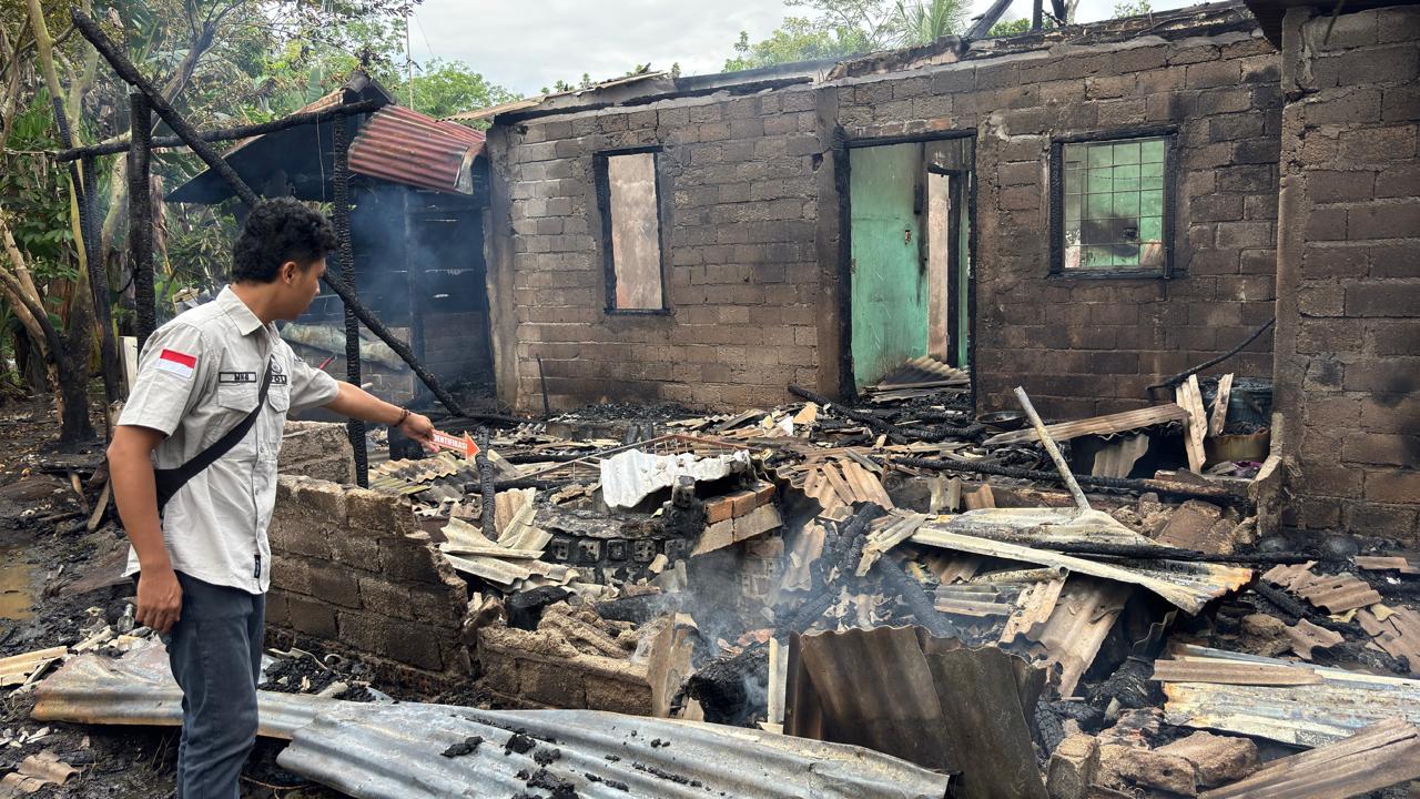 Rumah Pengusaha Keripik Ludes Terbakar