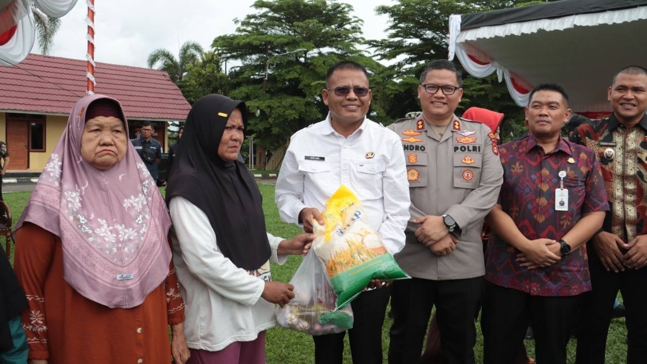 Bantu Masyarakat Dapatkan Sembako Murah, Polres dan Pemkot Prabumulih gelar GPM dan OPM