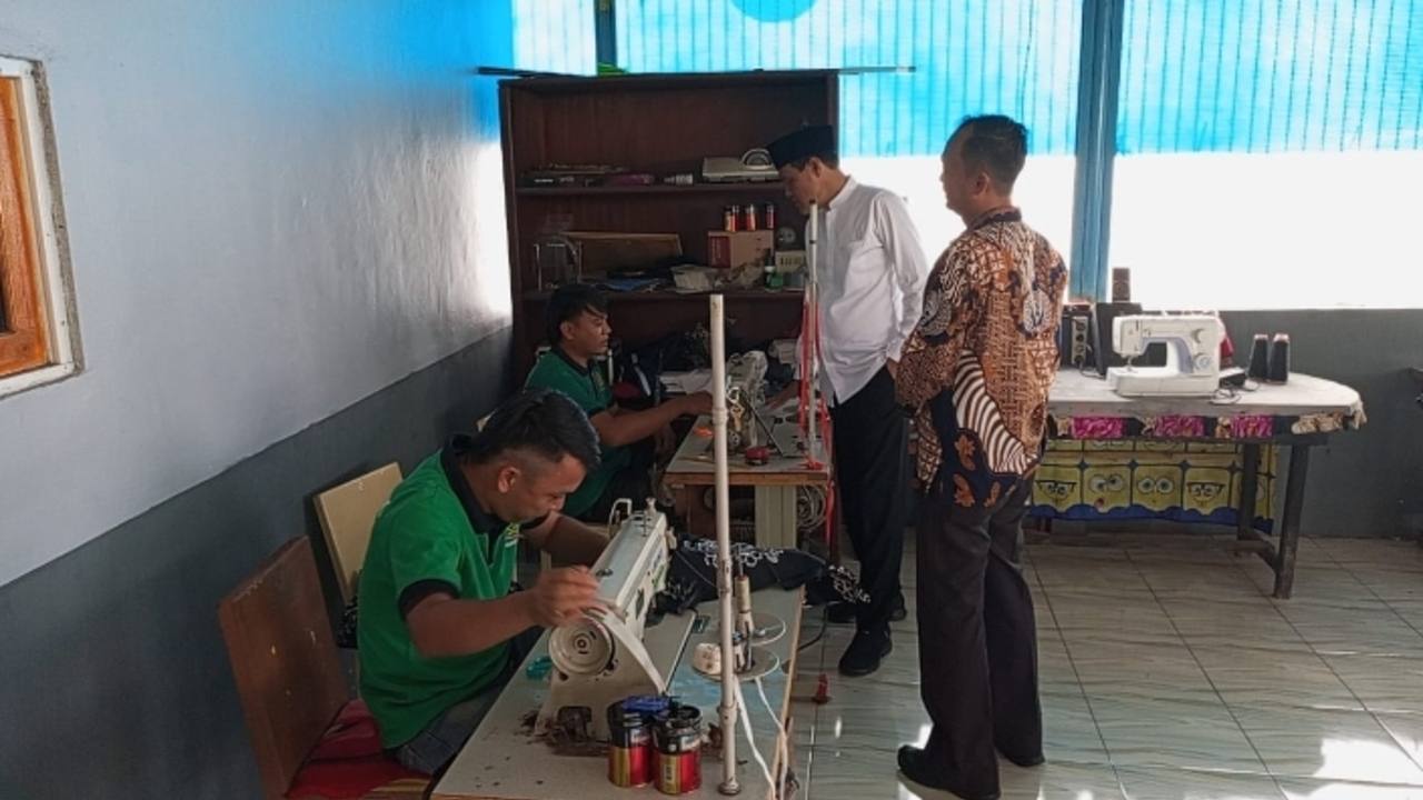 Bupati Edison Tinjau Fasilitas Program Pembinaan Lapas Muara Enim.