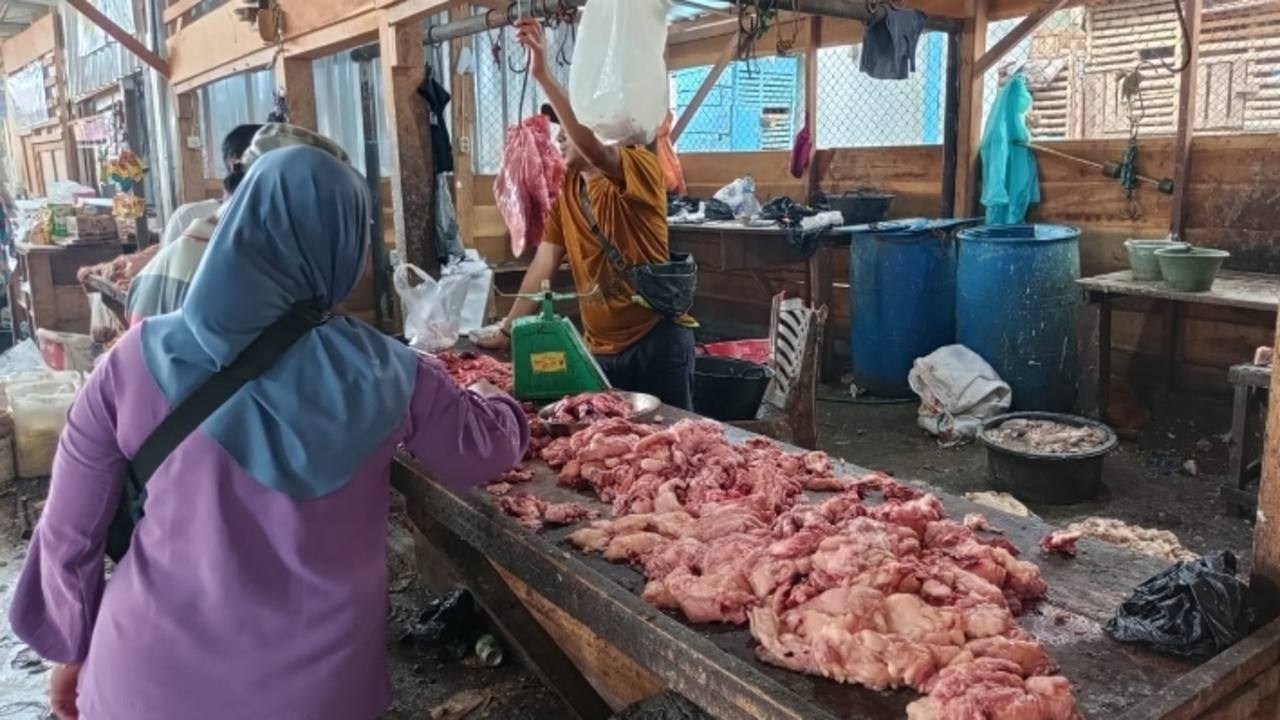 Jelang Ramadan, Daging Sapi Laris Manis