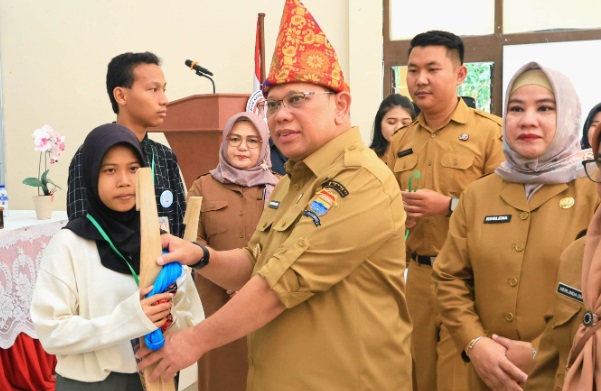 50 Anak Putus Sekolah di Palembang Dilatih Tenun Songket, Ini Tujuannya