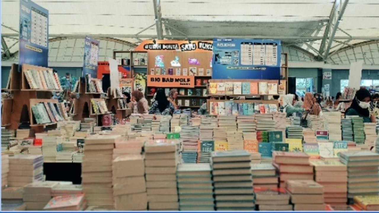 Berbuku Buku Pekan Terakhir BBW Palembang 2025, Menangkan Hadian Utama iPhone16!