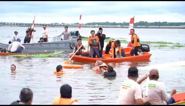 Bidar yang Dinaiki Bupati Ogan Ilir Terbalik di Sungai Kelekar, Begini Kondisinya !