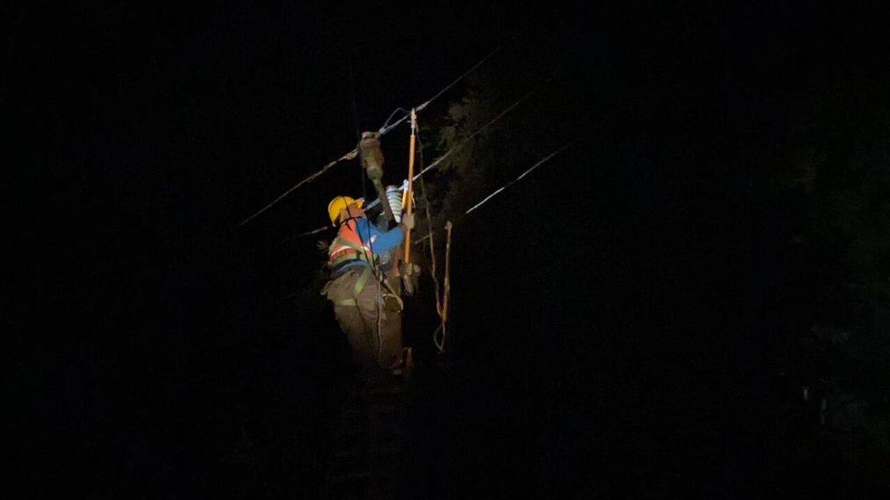Gerak Cepat PLN Pulihkan Listrik Akibat Cuaca Ekstrem di OKU