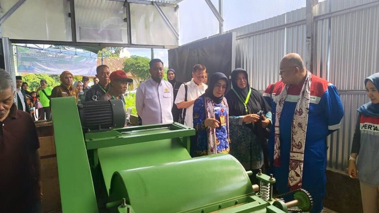 Dukung UMKM dan Pengembangan Serta Nanas, Kadin Prabumulih Wajibkan Anggotanya Pakai Serat Nanas