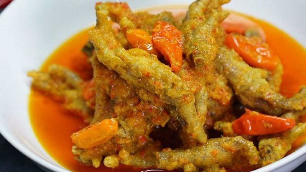 Ceker Ayam Bumbu Kuning, Kuliner Tradisional yang Gurih dan Menggugah Selera