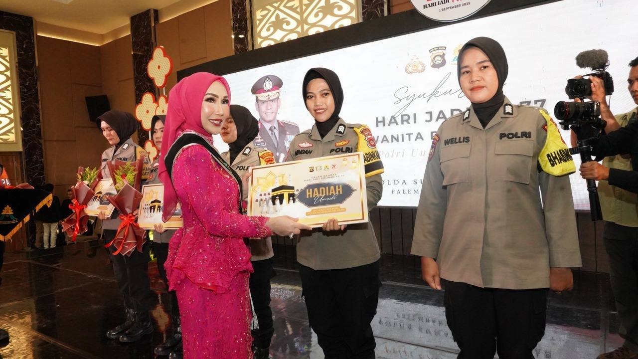 Peringati Hari Polwan Ke 77, 1 Polwan Polres Muba diberi Reward Umroh oleh Kapolda Sumsel