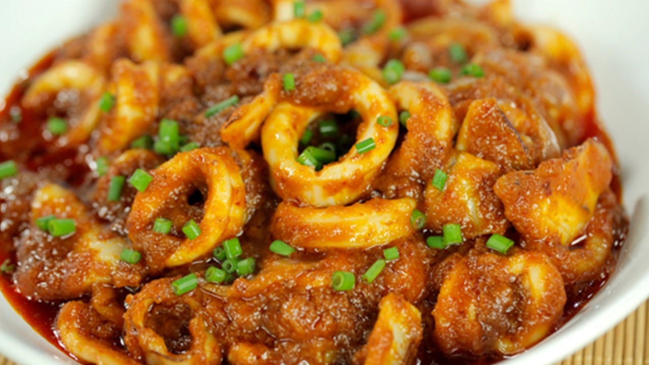 Sambal Sotong, Cita Rasa Pedas yang Menggugah Selera di Meja Makan Nusantara