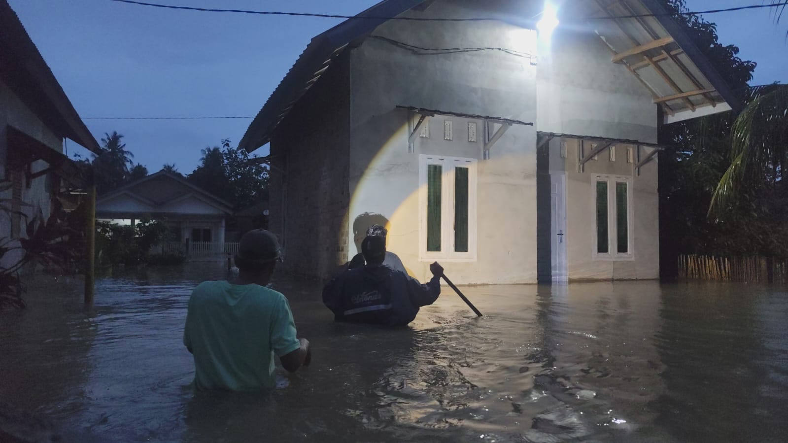 Hujan Deras Picu Banjir di Prabumulih, Sejumlah Kelurahan Terendam