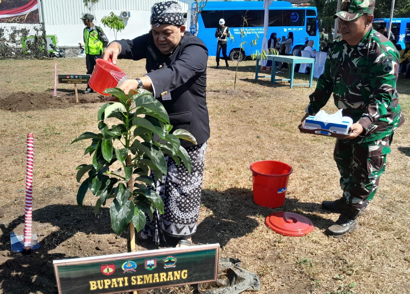 Pohon Cinta Bupati Semarang untuk Desa Cukil