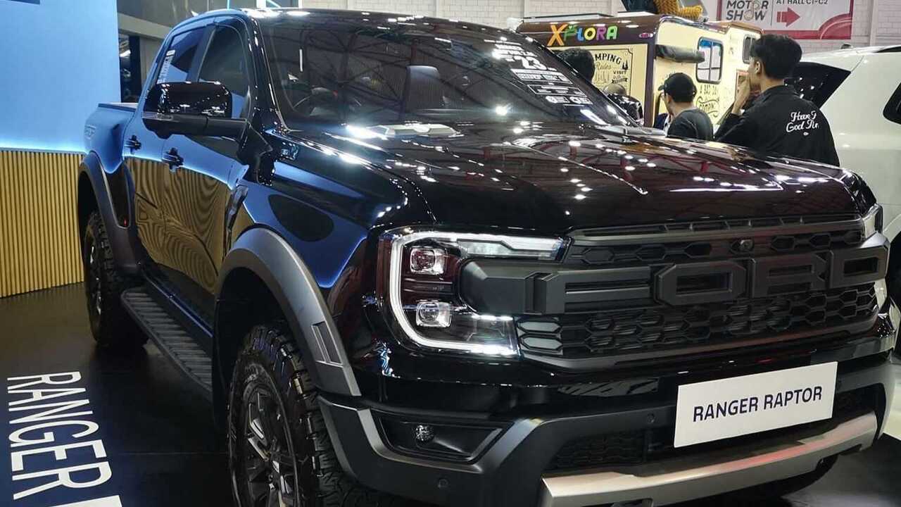 Ford Raptor Outlander Ford Ranger Raptor Diesel vs V6 EcoBoost : Duel Monster Double Cabin ...