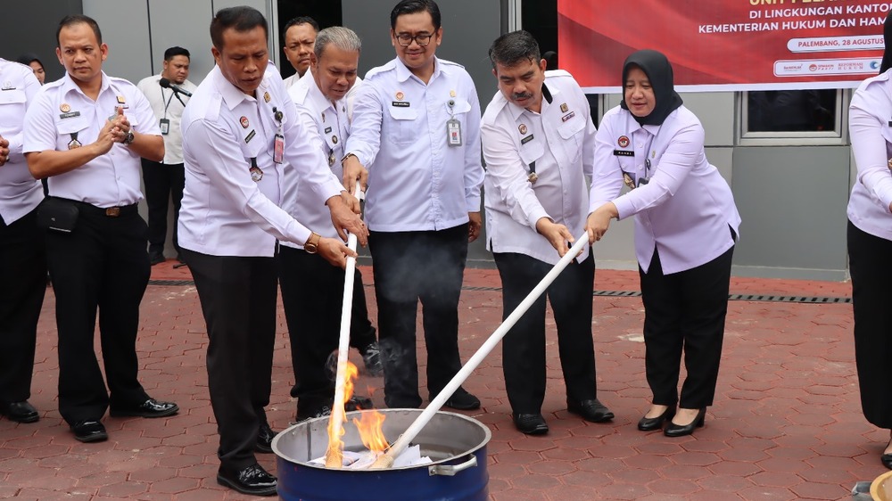 Wujud Digitalisasi, Kemenkumham Sumsel Musnahkan 83 Ribu Arsip