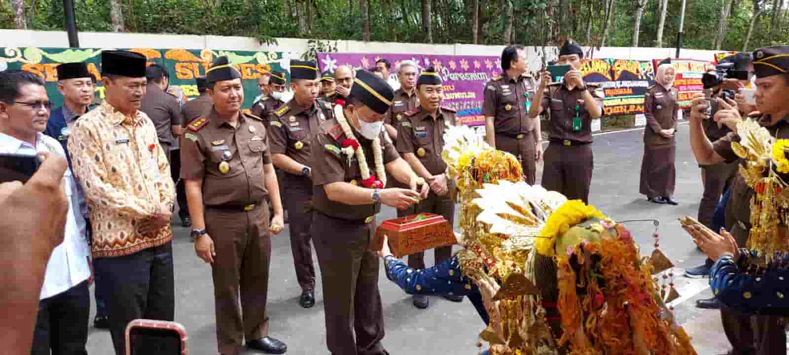 Resmikan Kantor Kejari Prabumulih, Kajati Sumsel Imbau Jaksa Tingkatkan ...