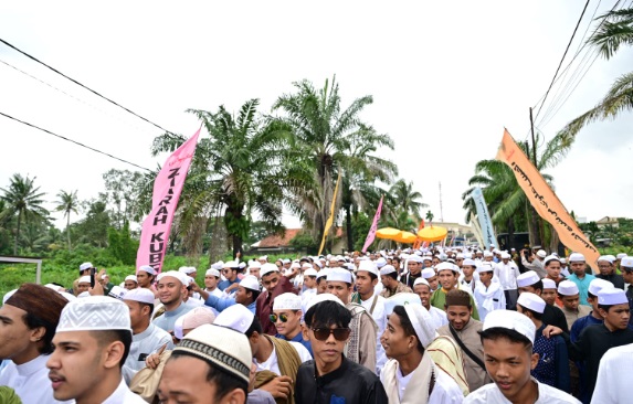 Ribuan Orang Padati Ziarah Kubro Ulama dan Auliya di Kesultanan Kawah Tengkurep 3 Ilir dan Auliya Kambang Koci