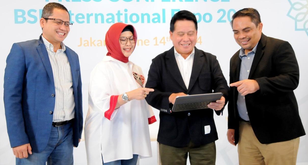 Hery Gunardi Dinobatkan sebagai CEO of The Year dan BSI Meraih Predikat Bank Syariah Terbaik