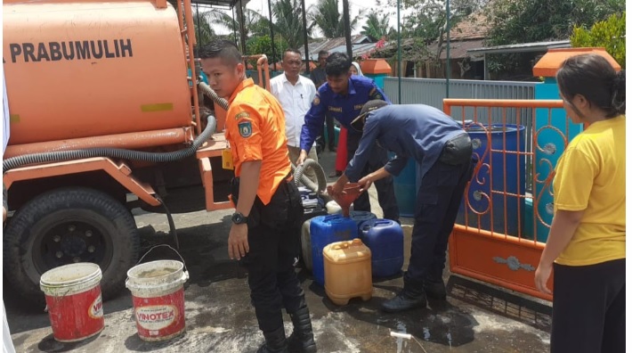 Atasi Kekeringan, BPBD Prabumulih Beri Bantuan 5 Ribu Liter Air Bersih