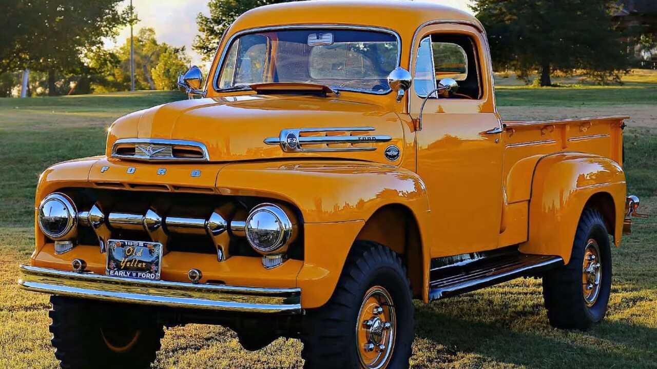 Mengapa 1952 Ford F2 Marmon Harrington Pickup Jadi Salah Satu Truk Klasik Paling Dicari?