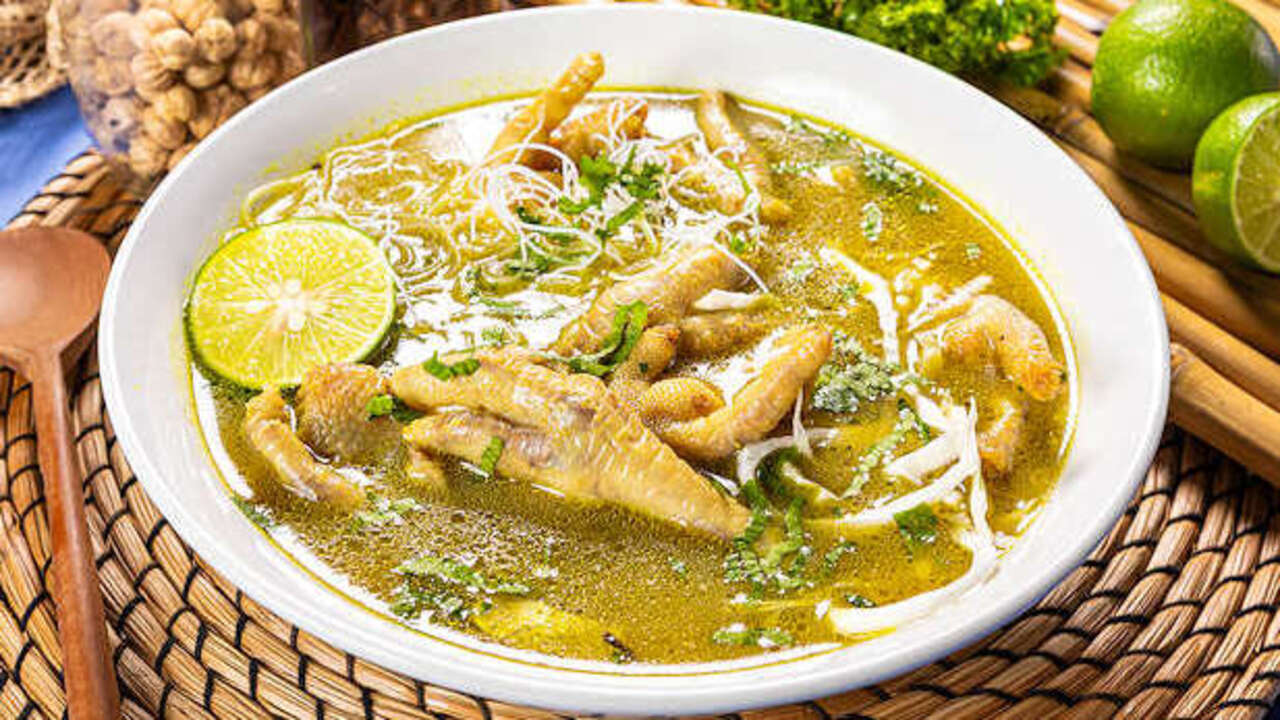 Sensasi Soto Ayam Ceker, Kuliner Tradisional yang Menggoda Selera