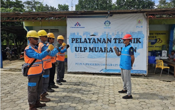 Waspada Cuaca Badai Bengkulu: PLN Gerak Cepat Pulihkan Listrik