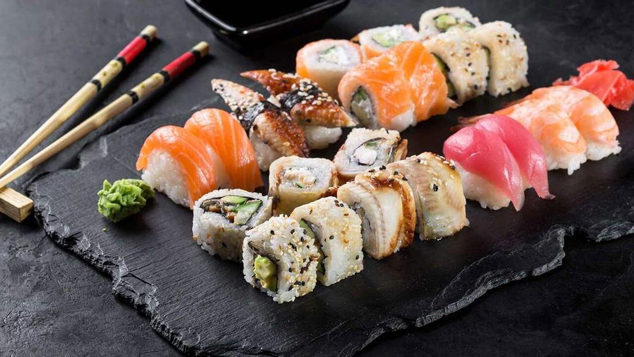 Sushi Melanda Kota Besar : Kuliner Jepang yang Kian Mendominasi Meja Makan Indonesia