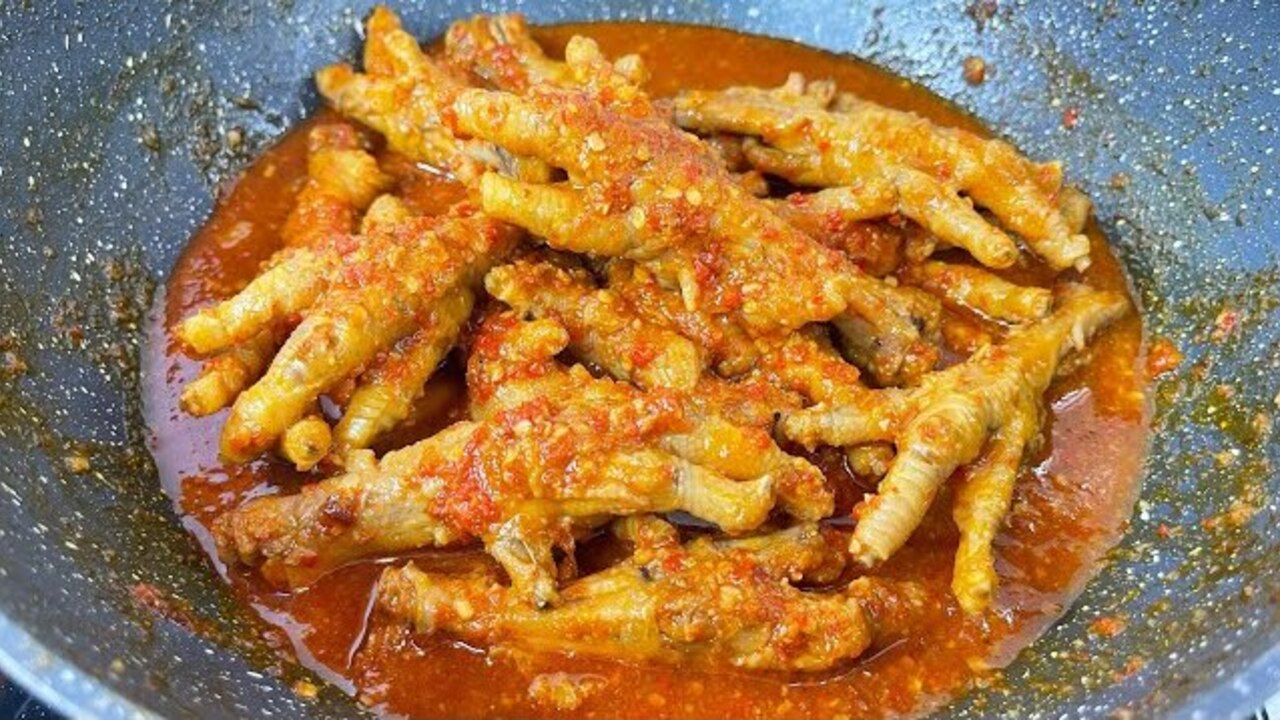 Ceker Mercon, Kuliner Pedas yang Menggugah Selera