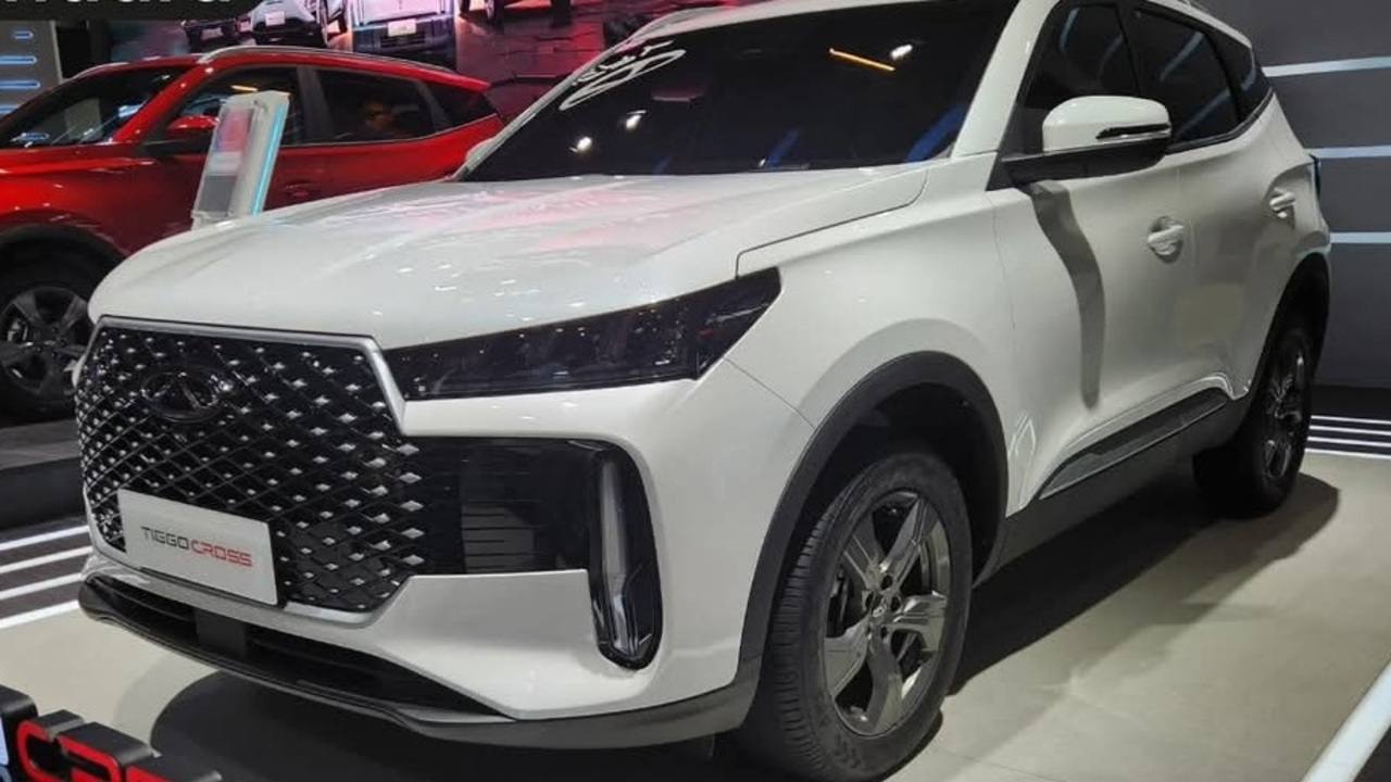 Chery Tiggo Cross Resmi Meluncur di IIMS 2025, Harga Mulai Rp 239,5 Juta!