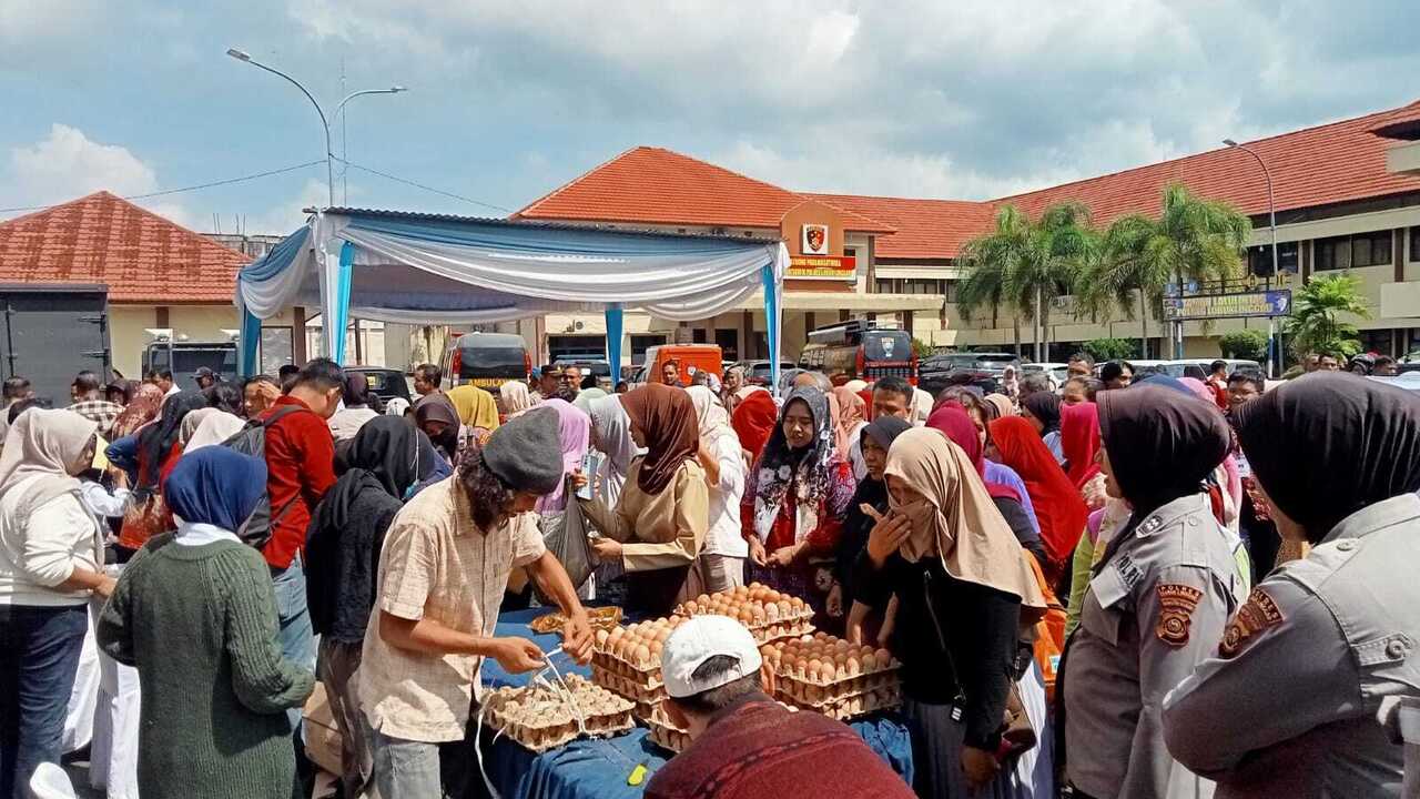 Mapolres Lubuklinggau Diserbu Ratusan Warga, Ini yang Dilakukan!