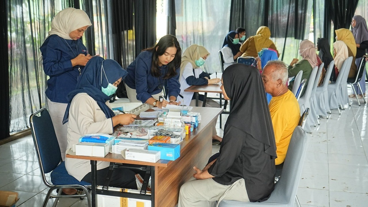 Sambut HUT ke-45, PTBA Kolaborasikan Bantuan Pangan dan Edukasi Gizi Pola Makan Sehat