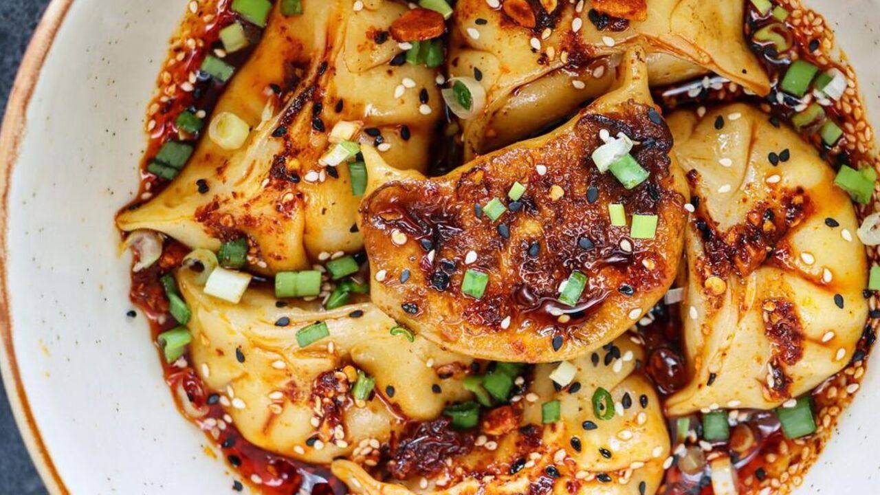 Sensasi Pedas Baru yang Menggoda Selera: Gyoza Chili Oil Resmi Diluncurkan