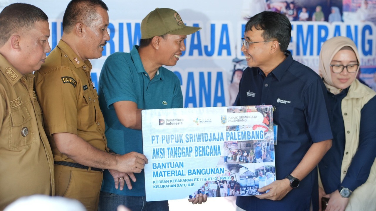 Pusri Salurkan Bantuan untuk Korban Kebakaran 1 Ilir